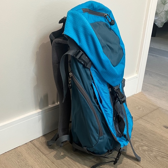 Deuter Hiking Backpack, 22L, Blue - Picture 4 of 10